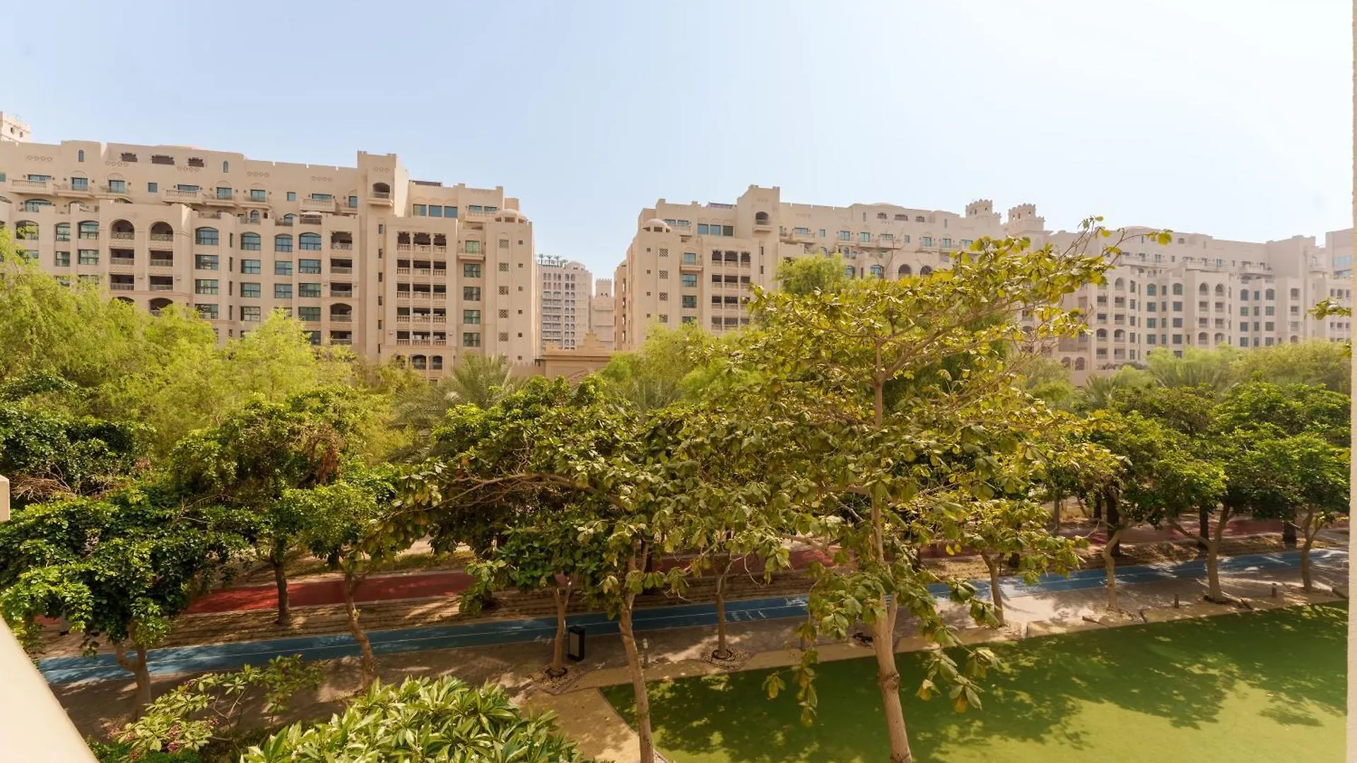 Maison Privee - Elegant Coastal Apt On Palm Jumeirah Dubai United Arab Emirates